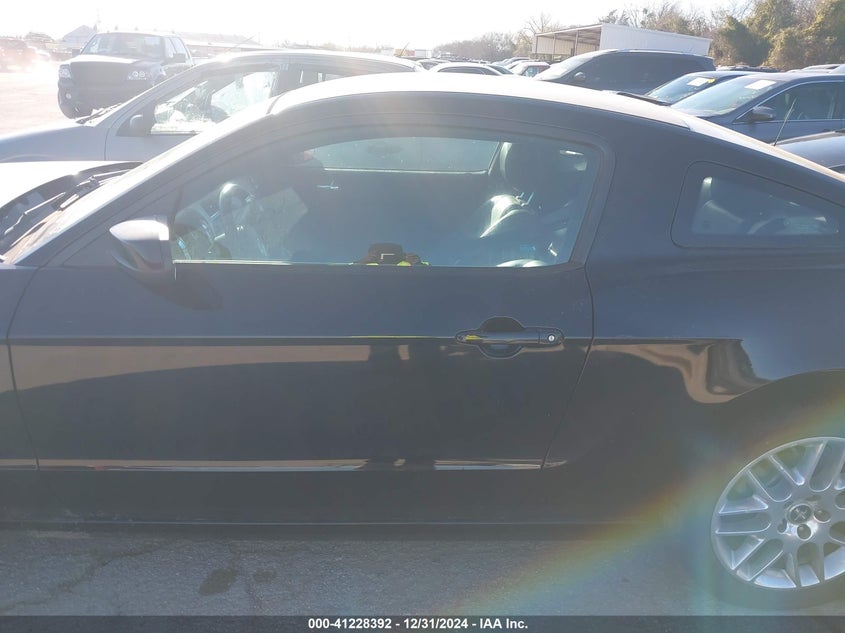 2014 Ford Mustang V6 Premium VIN: 1ZVBP8AMXE5303458 Lot: 41228392