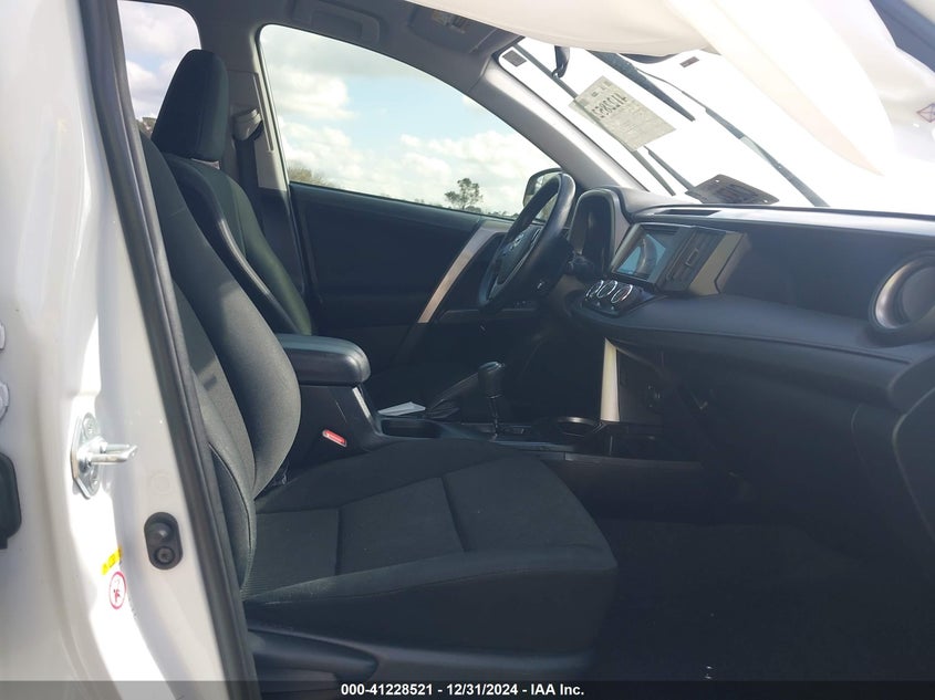 2018 TOYOTA RAV4 LE - JTMBFREV0JJ246235