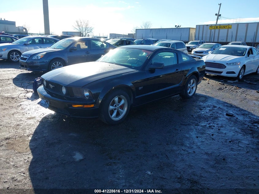 2007 FORD MUSTANG VIN: 1ZVFT82H975203935