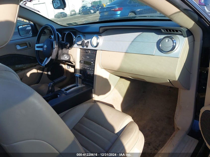 2007 FORD MUSTANG VIN: 1ZVFT82H975203935
