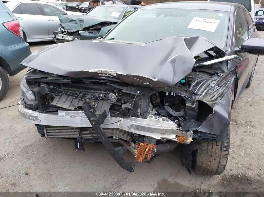 2018 HONDA ACCORD VIN: 1HGCV1F19JA252380