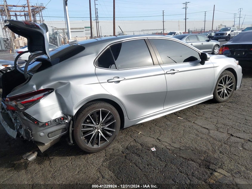 2022 TOYOTA CAMRY VIN: 4T1T11AK1NU702002