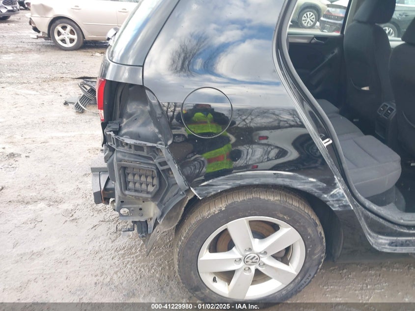 2013 VOLKSWAGEN GOLF 2.5L 4-DOOR - WVWDB7AJ7DW136155