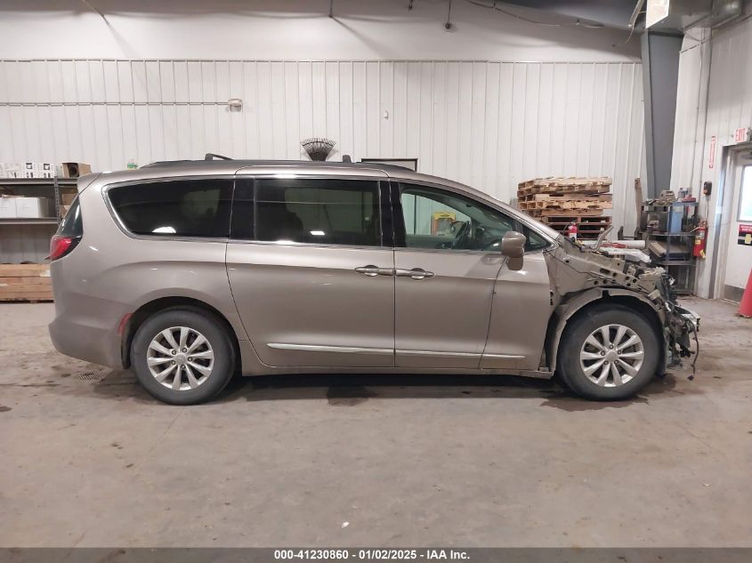 VIN 2C4RC1BG7HR803730 2017 CHRYSLER PACIFICA no.13