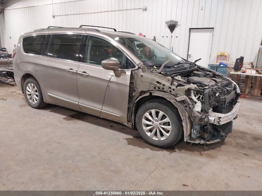 VIN 2C4RC1BG7HR803730 2017 CHRYSLER PACIFICA no.1