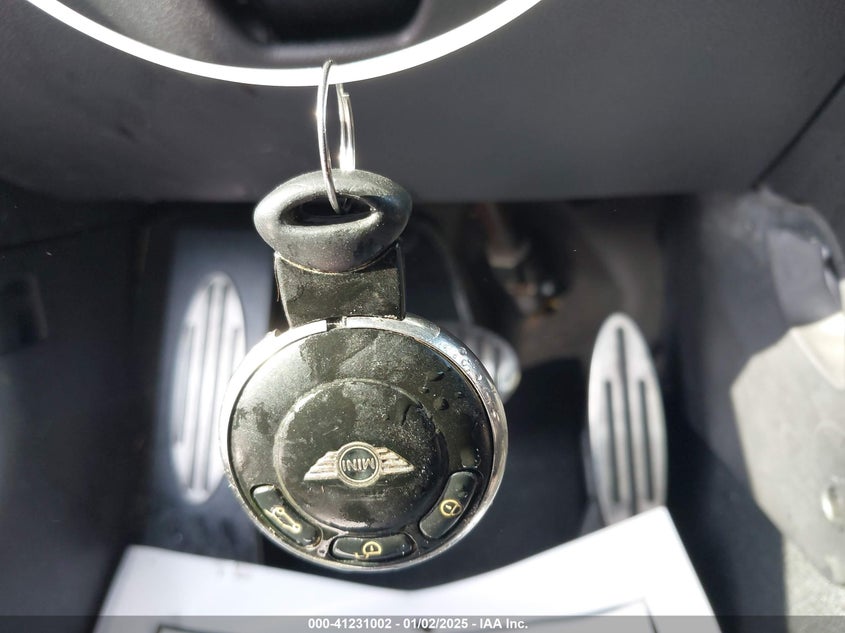 2013 MINI COOPER VIN: WMWZG3C58DT576125