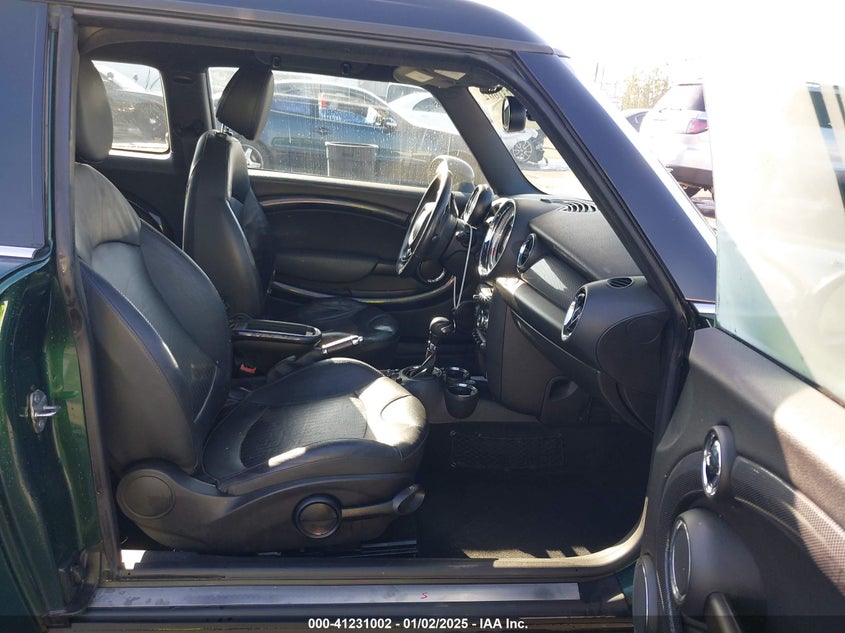 2013 MINI COOPER VIN: WMWZG3C58DT576125