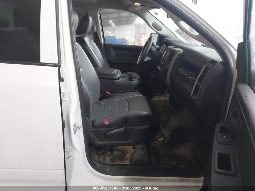 2022 RAM 1500 CLASSIC VIN: 1C6RR7FG5NS163403
