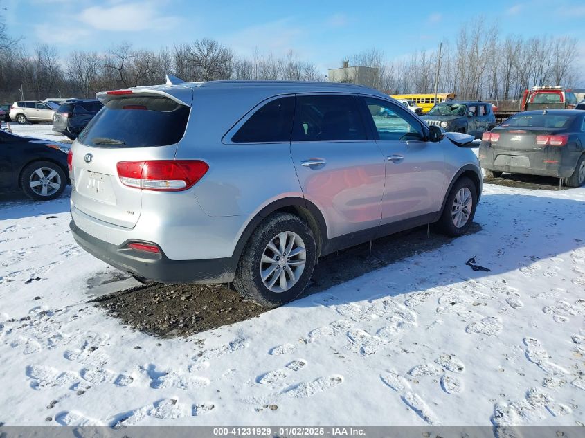 VIN 5XYPG4A30GG182314 2016 KIA SORENTO no.4