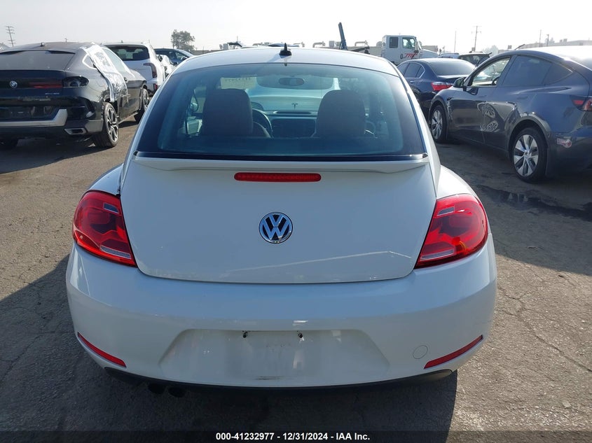 2015 VOLKSWAGEN BEETLE 1.8T CLASSIC - 3VWF17AT0FM607009