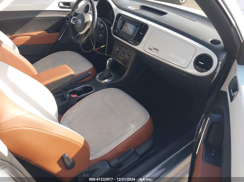 2015 VOLKSWAGEN BEETLE 1.8T CLASSIC - 3VWF17AT0FM607009