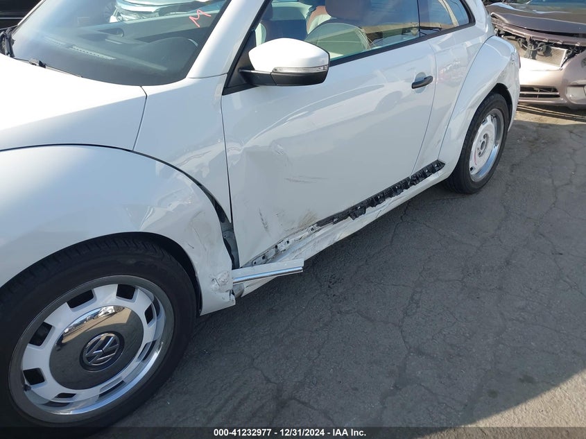 2015 VOLKSWAGEN BEETLE 1.8T CLASSIC - 3VWF17AT0FM607009
