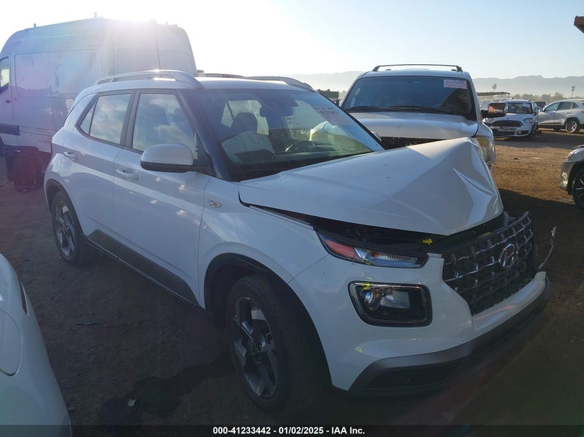 2022 HYUNDAI VENUE  (VIN: KMHRC8A3XNU154622)