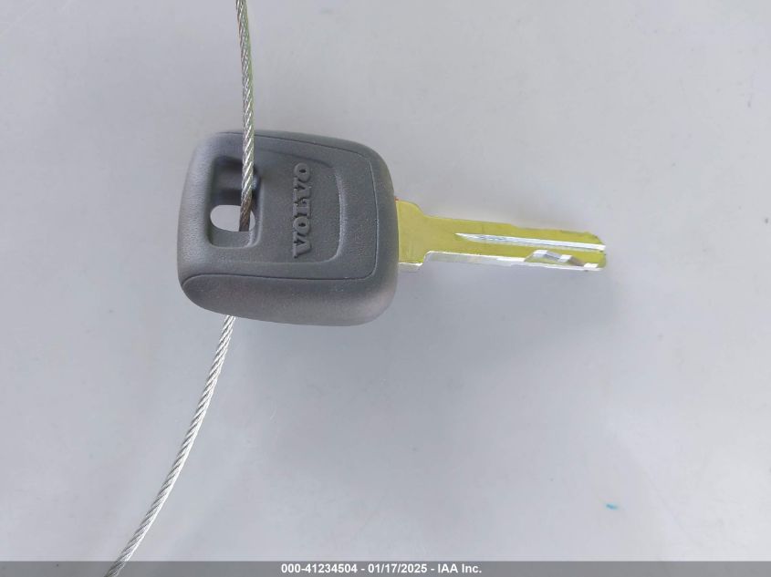 2004 Volvo V70 2.4 VIN: YV1SW61T842443505 Lot: 41234504