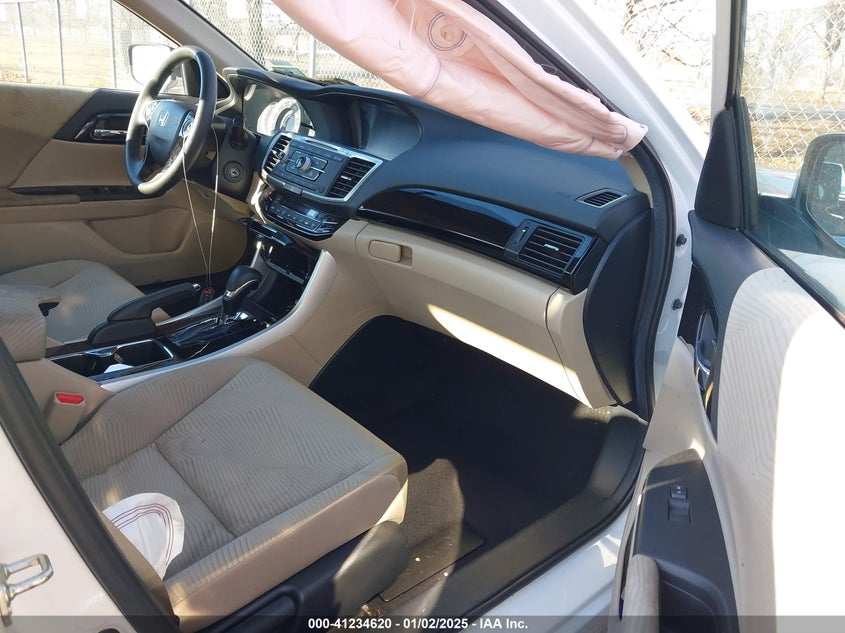 2016 HONDA ACCORD VIN: 1HGCR2F35GA139305