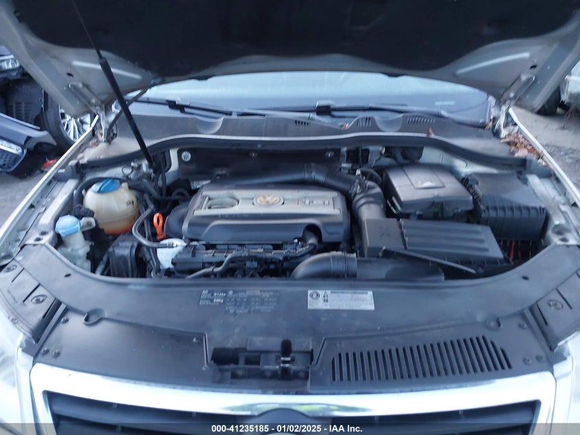 2009 VOLKSWAGEN PASSAT VIN: WVWXK73C49E137465