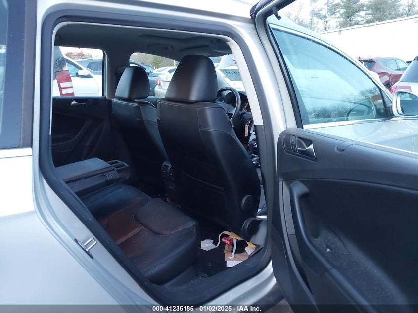 2009 VOLKSWAGEN PASSAT VIN: WVWXK73C49E137465