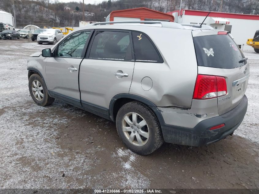 2013 KIA SORENTO LX V6 - 5XYKTDA28DG370152