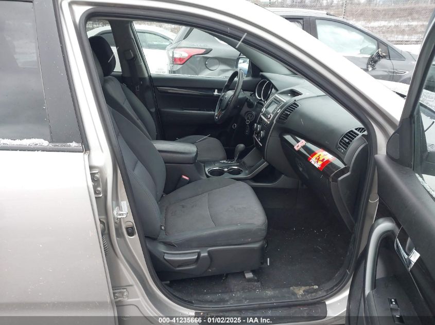 2013 KIA SORENTO LX V6 - 5XYKTDA28DG370152