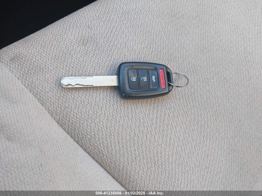 2013 HONDA ACCORD VIN: 1HGCR2F33DA230617