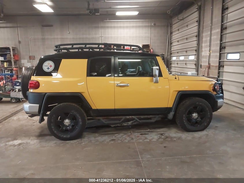 2007 TOYOTA FJ CRUISER VIN: JTEBU11F270018978