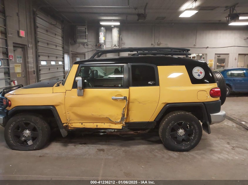 2007 TOYOTA FJ CRUISER VIN: JTEBU11F270018978