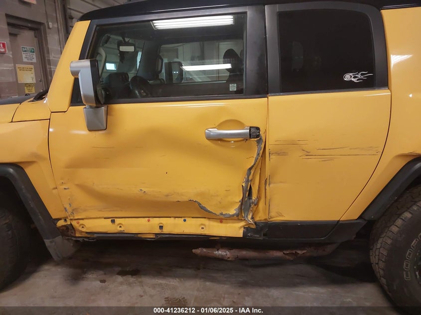 2007 TOYOTA FJ CRUISER VIN: JTEBU11F270018978