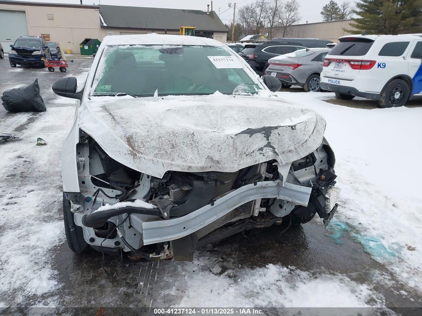 2016 CHEVROLET CRUZE LIMITED VIN: 1G1PC5SG6G7166241