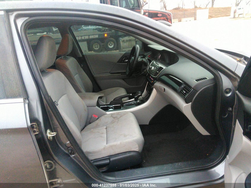 2016 HONDA ACCORD VIN: 1HGCR2F39GA232652