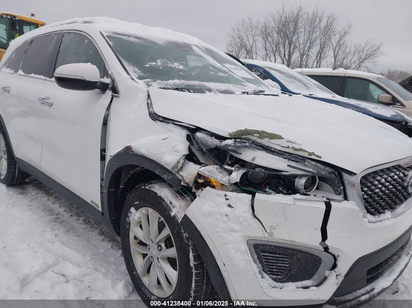 2016 KIA SORENTO VIN: 5XYPGDA36GG165811
