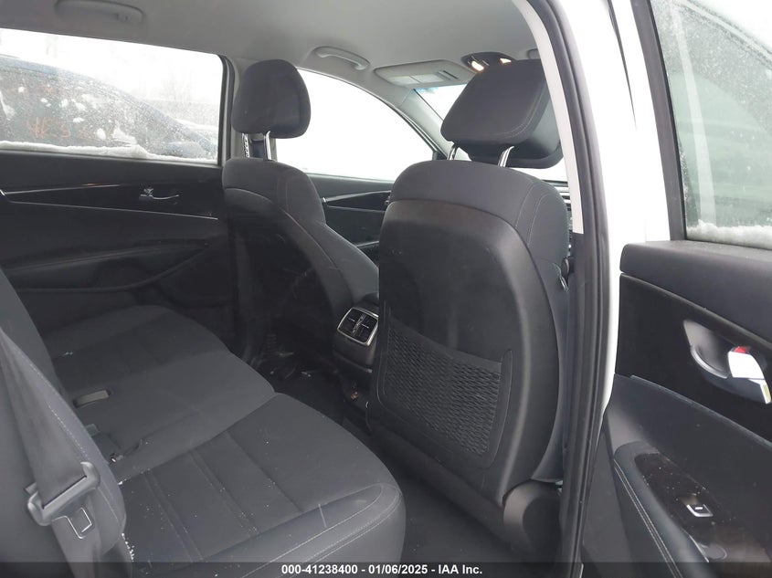 2016 KIA SORENTO VIN: 5XYPGDA36GG165811