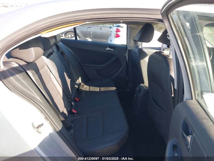 2011 VOLKSWAGEN JETTA VIN: 3VWDZ7AJ1BM317516