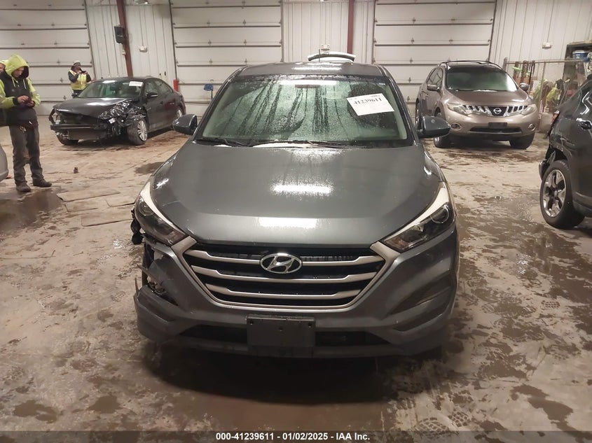 2017 HYUNDAI TUCSON SE - KM8J23A48HU547440