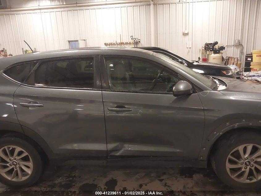 2017 HYUNDAI TUCSON SE - KM8J23A48HU547440