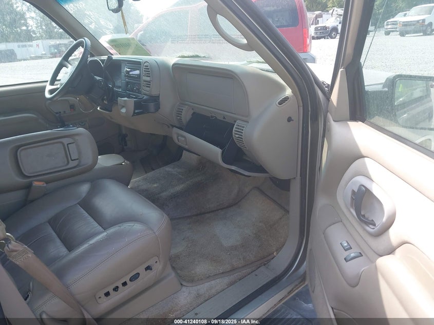 1999 GMC Suburban 1500 Sl