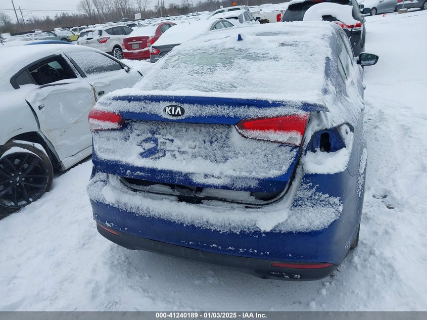 2017 KIA FORTE VIN: 3KPFK4A74HE145598