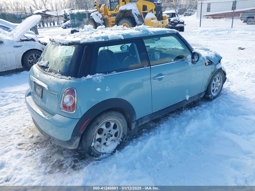 2013 MINI HARDTOP VIN: WMWSU3C51DT549472