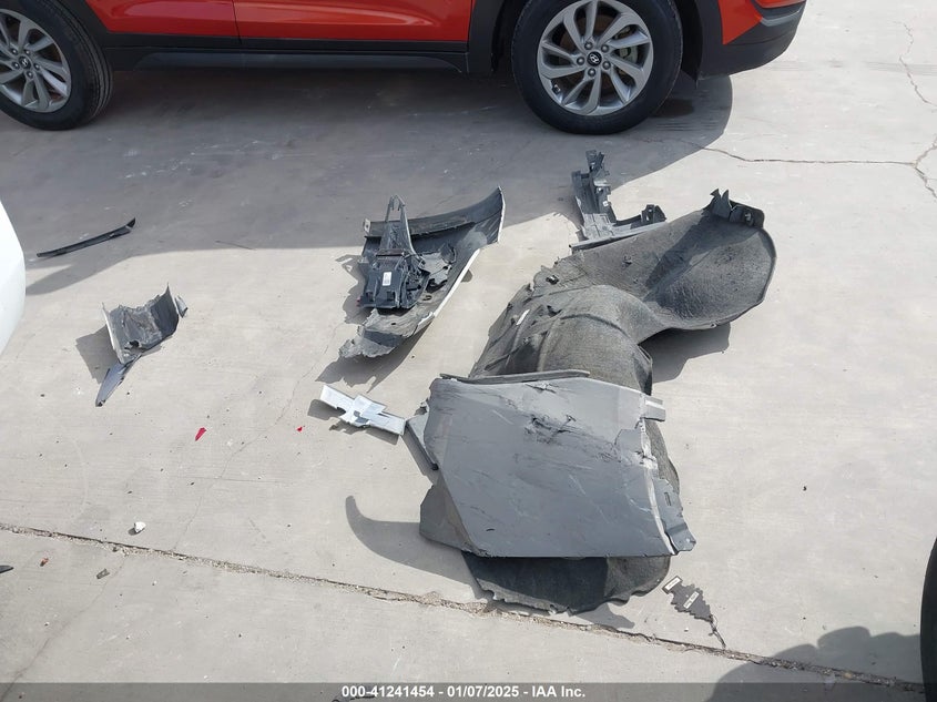 2018 CHEVROLET TAHOE C1500 LT - 1GNSCBKC0JR193421