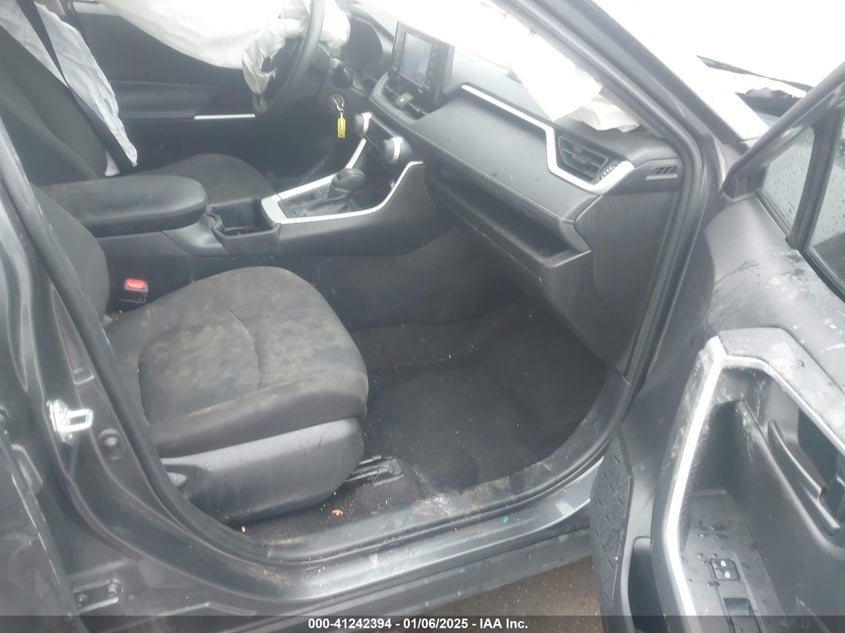 2022 TOYOTA RAV4 VIN: 2T3H1RFV0NW238070