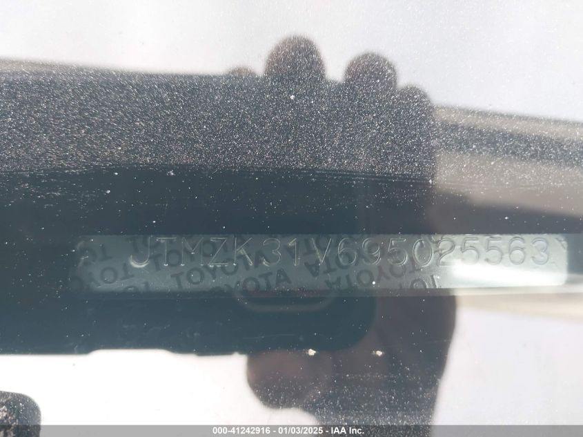 2009 Toyota Rav4 Limited VIN: JTMZK31V695025563 Lot: 41242916