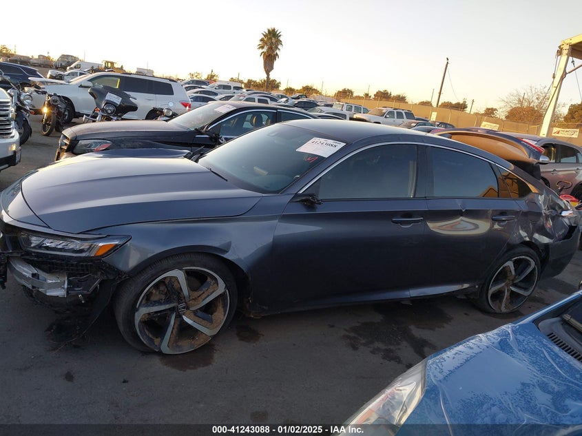 2018 HONDA ACCORD VIN: 1HGCV1E33JA184340