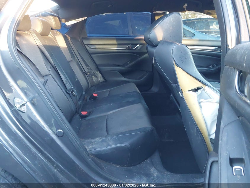 2018 HONDA ACCORD VIN: 1HGCV1E33JA184340