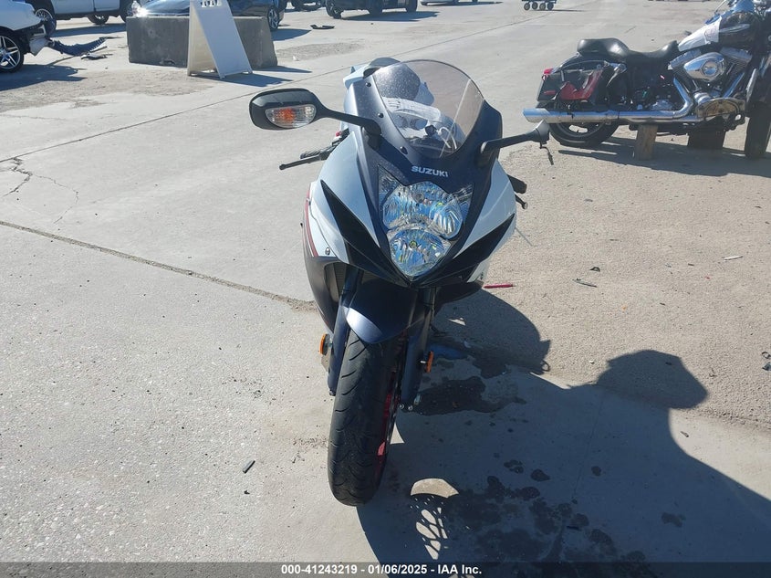 2024 SUZUKI GSX-R600 - JS1GN7FA7R7101303
