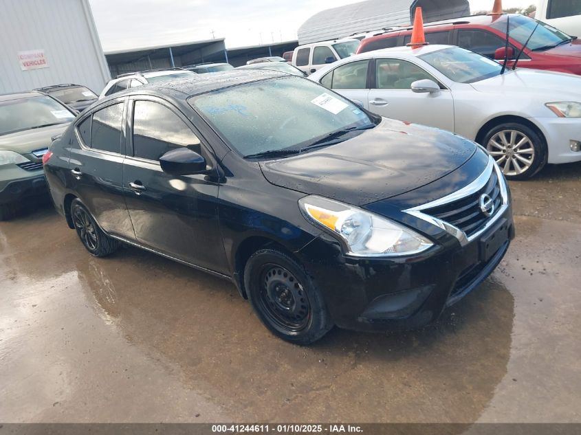 VIN 3N1CN7AP8JL820711 2018 NISSAN VERSA no.1