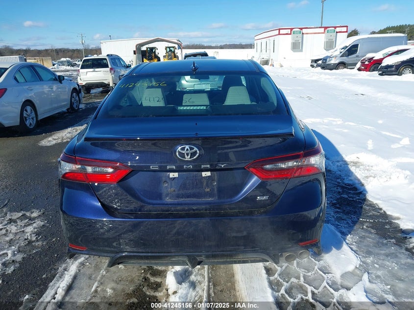 2022 TOYOTA CAMRY VIN: 4T1G11AK7NU637447