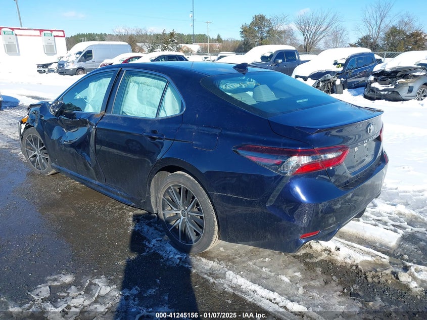 2022 TOYOTA CAMRY VIN: 4T1G11AK7NU637447