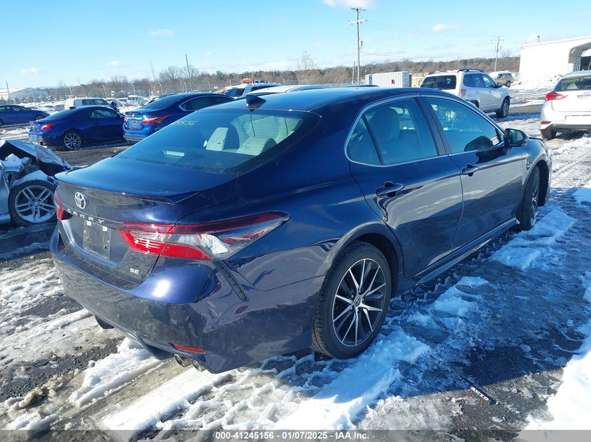 2022 TOYOTA CAMRY VIN: 4T1G11AK7NU637447