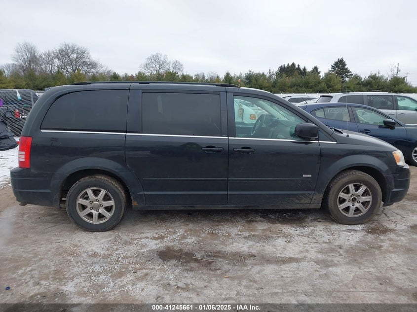 2008 CHRYSLER TOWN & COUNTRY VIN: 2A8HR54P68R736268