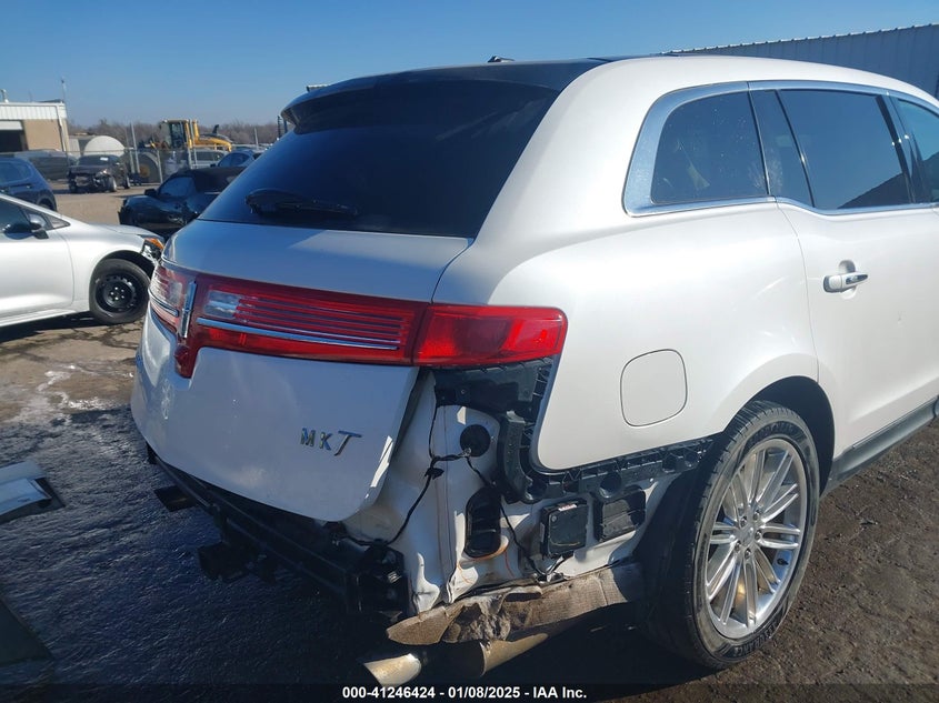 2014 LINCOLN MKT - 2LMHJ5AT9EBL52165