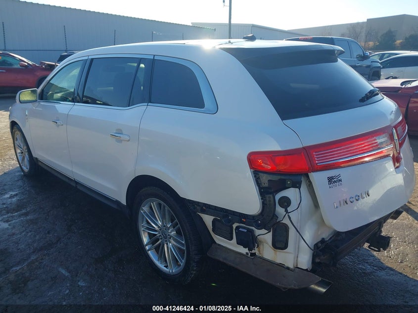 2014 LINCOLN MKT - 2LMHJ5AT9EBL52165